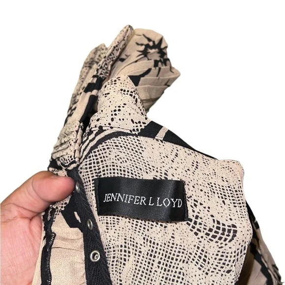 Jennifer L Lloyd Lace up Blouse size “L” - Picture 5 of 6